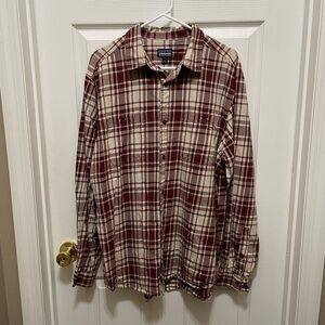 Men’s Large Patagonia Burnt Red/Burgandy And Ivory Long Sleeve plaid shirt